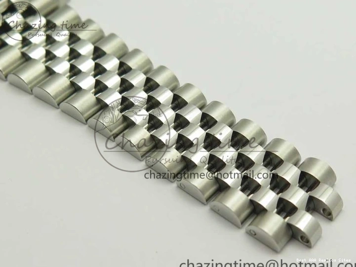 Best AAA Replica Sites GMT-Master Bezel Ceramic Black BPF Bracelet on Green Jubilee 126710 3347 SS Dial A II UrbanChic Black BLRO SS 1225